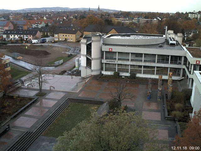 Foto der Webcam: Verwaltungsgebäude, Innenhof mit Audimax, Hörsaal-Gebäude 1