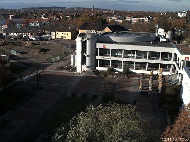 Foto der Webcam: Verwaltungsgebäude, Innenhof mit Audimax, Hörsaal-Gebäude 1