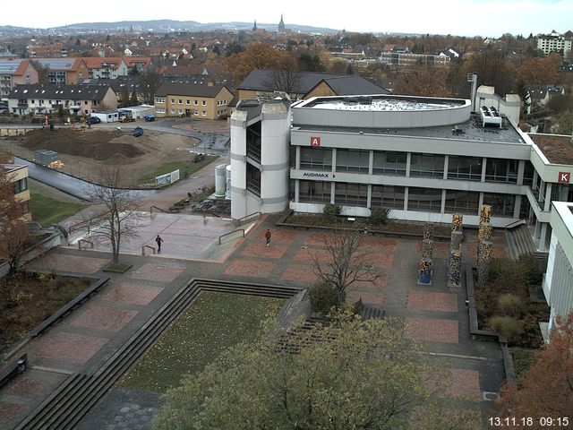 Foto der Webcam: Verwaltungsgebäude, Innenhof mit Audimax, Hörsaal-Gebäude 1