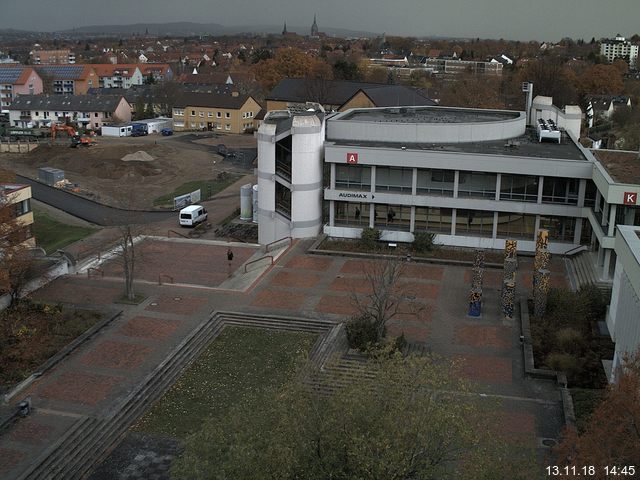 Foto der Webcam: Verwaltungsgebäude, Innenhof mit Audimax, Hörsaal-Gebäude 1