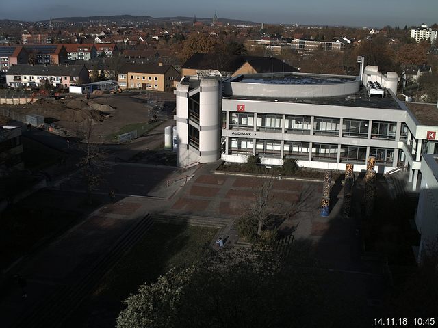 Foto der Webcam: Verwaltungsgebäude, Innenhof mit Audimax, Hörsaal-Gebäude 1