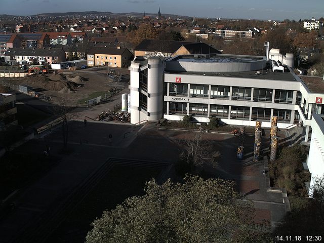 Foto der Webcam: Verwaltungsgebäude, Innenhof mit Audimax, Hörsaal-Gebäude 1