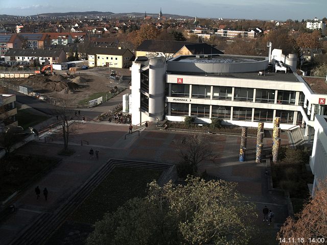 Foto der Webcam: Verwaltungsgebäude, Innenhof mit Audimax, Hörsaal-Gebäude 1