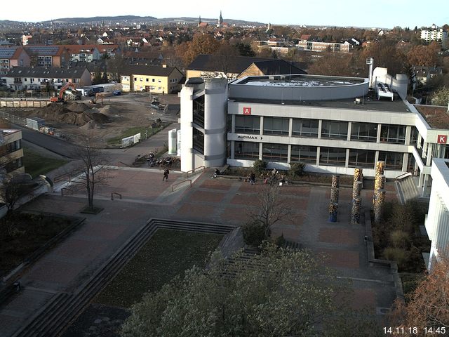 Foto der Webcam: Verwaltungsgebäude, Innenhof mit Audimax, Hörsaal-Gebäude 1