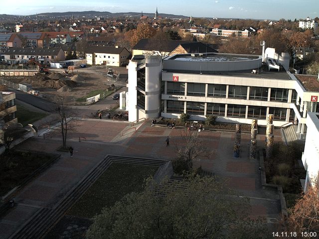 Foto der Webcam: Verwaltungsgebäude, Innenhof mit Audimax, Hörsaal-Gebäude 1