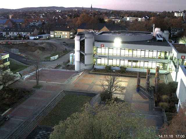 Foto der Webcam: Verwaltungsgebäude, Innenhof mit Audimax, Hörsaal-Gebäude 1