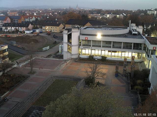 Foto der Webcam: Verwaltungsgebäude, Innenhof mit Audimax, Hörsaal-Gebäude 1