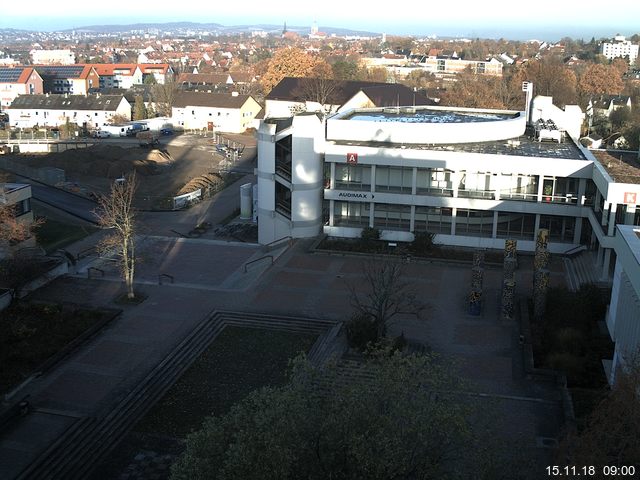 Foto der Webcam: Verwaltungsgebäude, Innenhof mit Audimax, Hörsaal-Gebäude 1