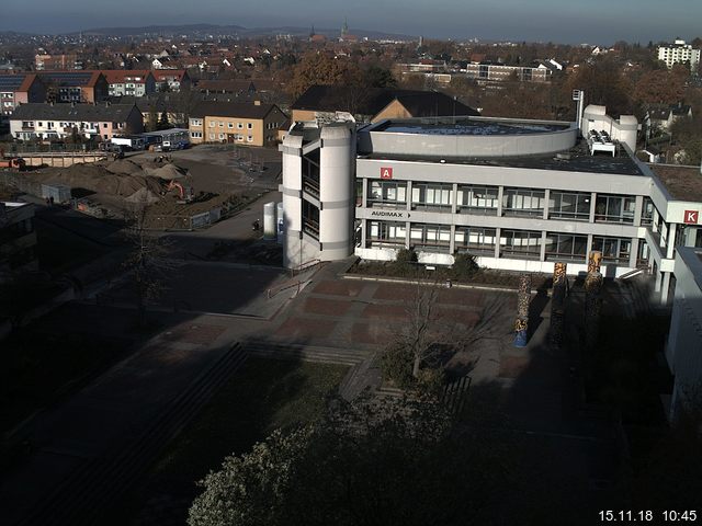 Foto der Webcam: Verwaltungsgebäude, Innenhof mit Audimax, Hörsaal-Gebäude 1