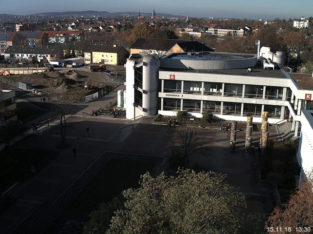 Foto der Webcam: Verwaltungsgebäude, Innenhof mit Audimax, Hörsaal-Gebäude 1