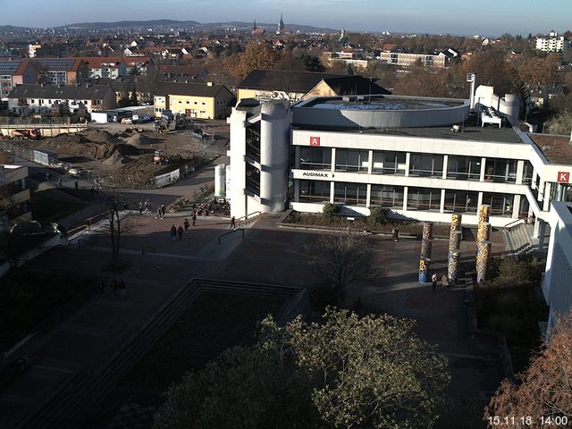 Foto der Webcam: Verwaltungsgebäude, Innenhof mit Audimax, Hörsaal-Gebäude 1