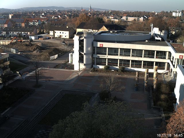 Foto der Webcam: Verwaltungsgebäude, Innenhof mit Audimax, Hörsaal-Gebäude 1