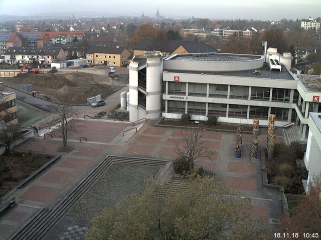 Foto der Webcam: Verwaltungsgebäude, Innenhof mit Audimax, Hörsaal-Gebäude 1