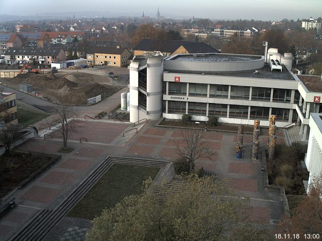 Foto der Webcam: Verwaltungsgebäude, Innenhof mit Audimax, Hörsaal-Gebäude 1