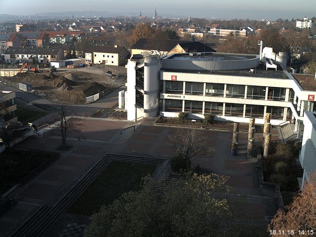 Foto der Webcam: Verwaltungsgebäude, Innenhof mit Audimax, Hörsaal-Gebäude 1