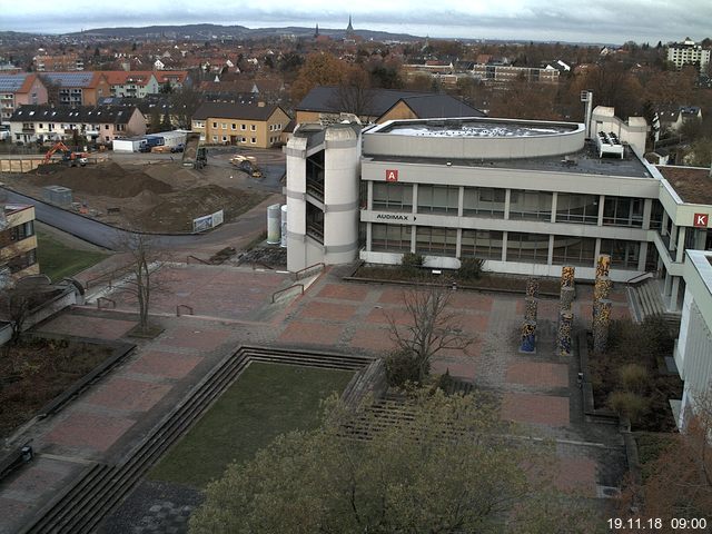 Foto der Webcam: Verwaltungsgebäude, Innenhof mit Audimax, Hörsaal-Gebäude 1