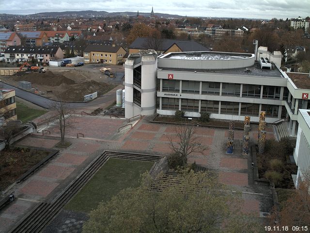 Foto der Webcam: Verwaltungsgebäude, Innenhof mit Audimax, Hörsaal-Gebäude 1