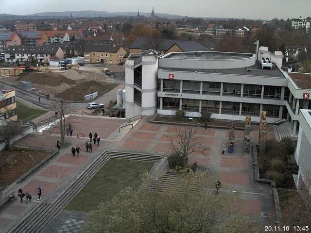 Foto der Webcam: Verwaltungsgebäude, Innenhof mit Audimax, Hörsaal-Gebäude 1