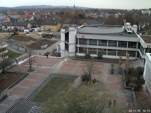 Foto der Webcam: Verwaltungsgebäude, Innenhof mit Audimax, Hörsaal-Gebäude 1