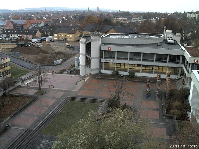 Foto der Webcam: Verwaltungsgebäude, Innenhof mit Audimax, Hörsaal-Gebäude 1