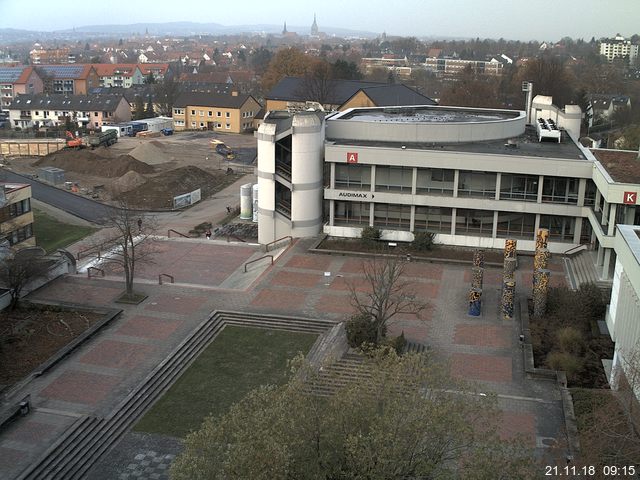 Foto der Webcam: Verwaltungsgebäude, Innenhof mit Audimax, Hörsaal-Gebäude 1