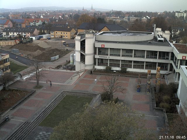 Foto der Webcam: Verwaltungsgebäude, Innenhof mit Audimax, Hörsaal-Gebäude 1