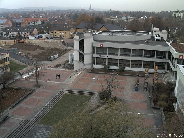 Foto der Webcam: Verwaltungsgebäude, Innenhof mit Audimax, Hörsaal-Gebäude 1