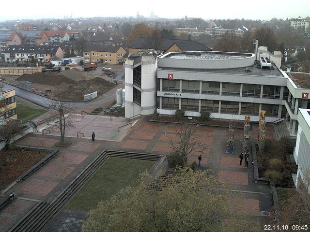 Foto der Webcam: Verwaltungsgebäude, Innenhof mit Audimax, Hörsaal-Gebäude 1