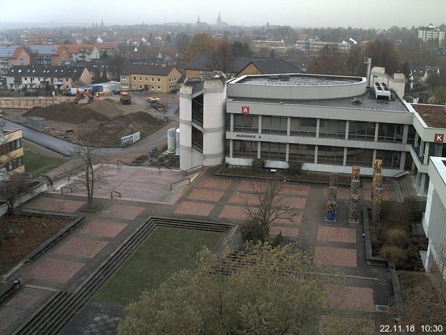 Foto der Webcam: Verwaltungsgebäude, Innenhof mit Audimax, Hörsaal-Gebäude 1