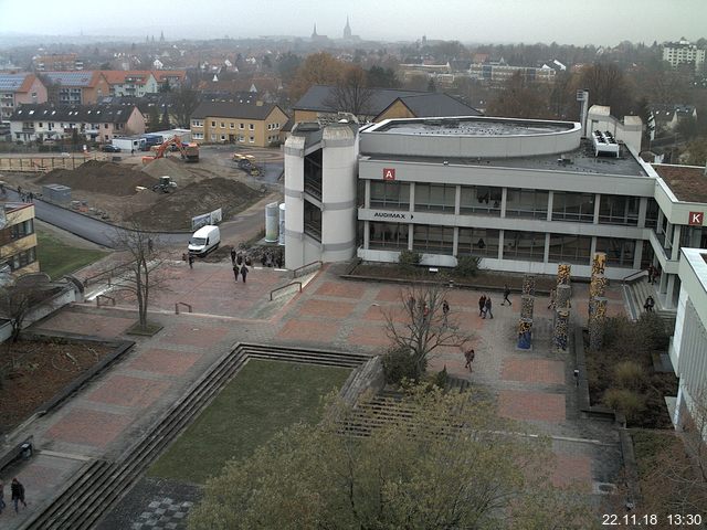 Foto der Webcam: Verwaltungsgebäude, Innenhof mit Audimax, Hörsaal-Gebäude 1