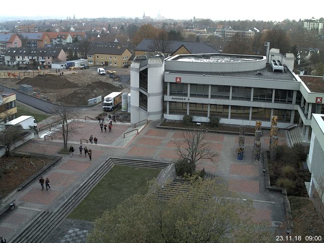 Foto der Webcam: Verwaltungsgebäude, Innenhof mit Audimax, Hörsaal-Gebäude 1