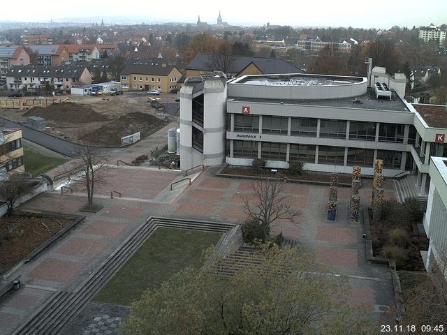 Foto der Webcam: Verwaltungsgebäude, Innenhof mit Audimax, Hörsaal-Gebäude 1