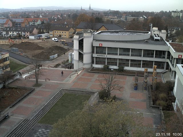 Foto der Webcam: Verwaltungsgebäude, Innenhof mit Audimax, Hörsaal-Gebäude 1