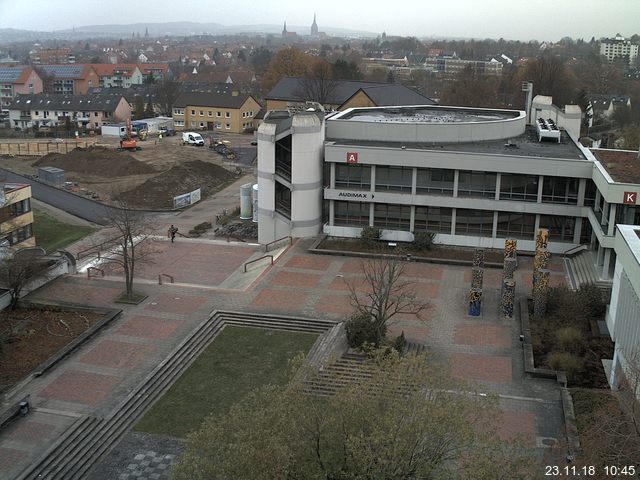 Foto der Webcam: Verwaltungsgebäude, Innenhof mit Audimax, Hörsaal-Gebäude 1