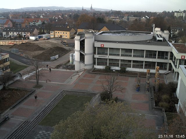 Foto der Webcam: Verwaltungsgebäude, Innenhof mit Audimax, Hörsaal-Gebäude 1