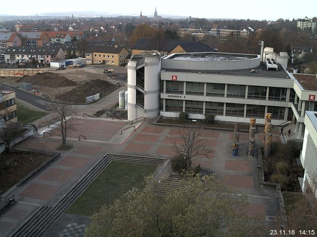 Foto der Webcam: Verwaltungsgebäude, Innenhof mit Audimax, Hörsaal-Gebäude 1