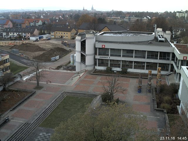 Foto der Webcam: Verwaltungsgebäude, Innenhof mit Audimax, Hörsaal-Gebäude 1