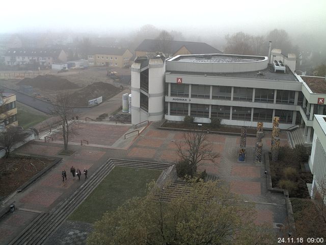 Foto der Webcam: Verwaltungsgebäude, Innenhof mit Audimax, Hörsaal-Gebäude 1