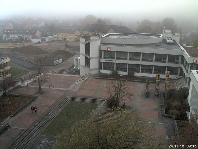 Foto der Webcam: Verwaltungsgebäude, Innenhof mit Audimax, Hörsaal-Gebäude 1