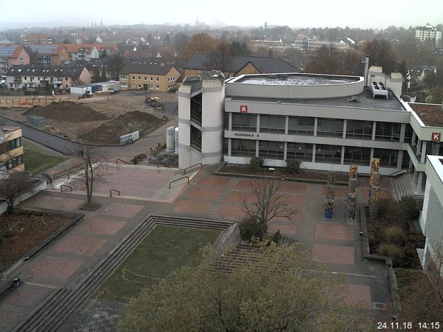 Foto der Webcam: Verwaltungsgebäude, Innenhof mit Audimax, Hörsaal-Gebäude 1