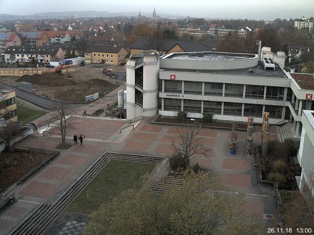 Foto der Webcam: Verwaltungsgebäude, Innenhof mit Audimax, Hörsaal-Gebäude 1