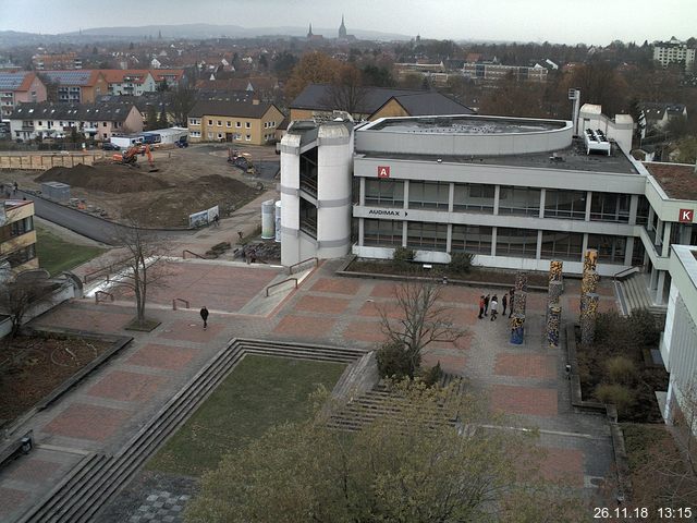 Foto der Webcam: Verwaltungsgebäude, Innenhof mit Audimax, Hörsaal-Gebäude 1