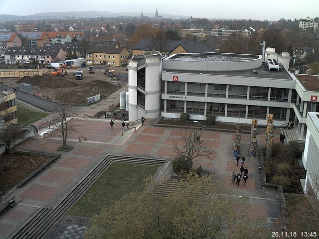 Foto der Webcam: Verwaltungsgebäude, Innenhof mit Audimax, Hörsaal-Gebäude 1