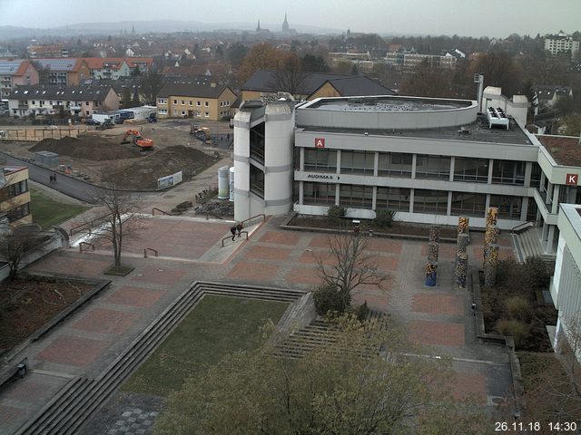 Foto der Webcam: Verwaltungsgebäude, Innenhof mit Audimax, Hörsaal-Gebäude 1