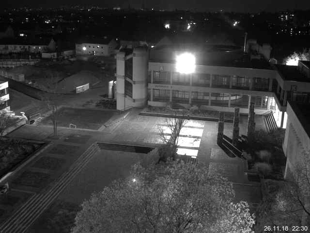 Foto der Webcam: Verwaltungsgebäude, Innenhof mit Audimax, Hörsaal-Gebäude 1