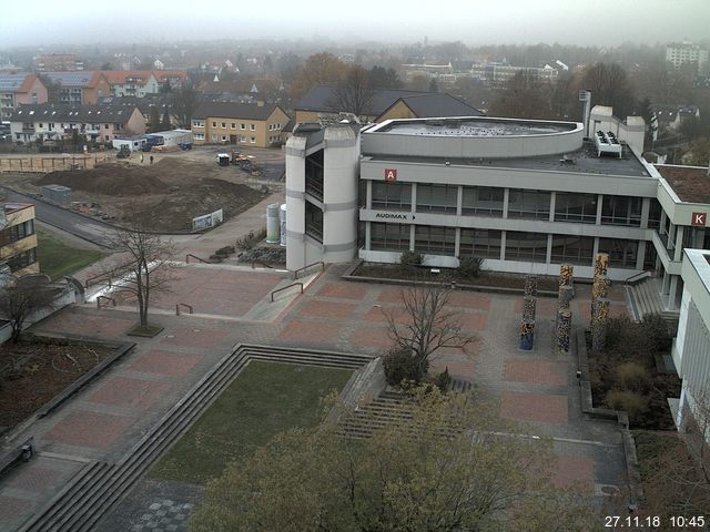 Foto der Webcam: Verwaltungsgebäude, Innenhof mit Audimax, Hörsaal-Gebäude 1