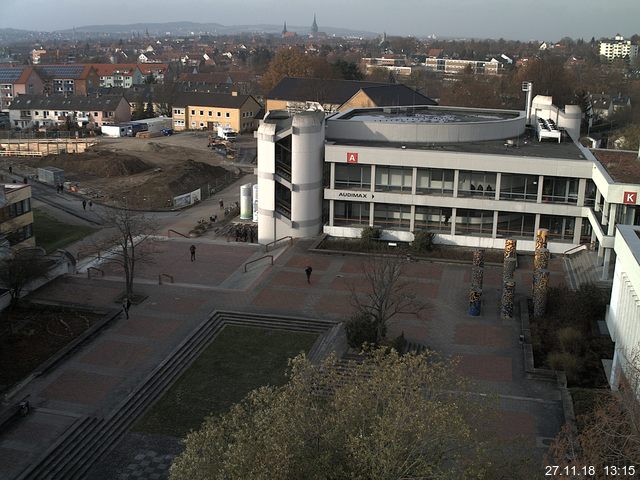 Foto der Webcam: Verwaltungsgebäude, Innenhof mit Audimax, Hörsaal-Gebäude 1