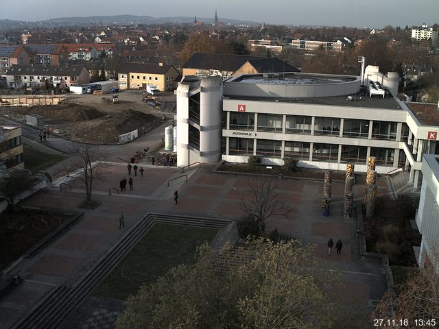 Foto der Webcam: Verwaltungsgebäude, Innenhof mit Audimax, Hörsaal-Gebäude 1