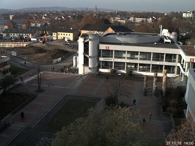 Foto der Webcam: Verwaltungsgebäude, Innenhof mit Audimax, Hörsaal-Gebäude 1