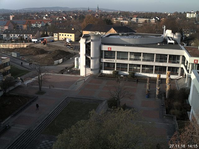 Foto der Webcam: Verwaltungsgebäude, Innenhof mit Audimax, Hörsaal-Gebäude 1